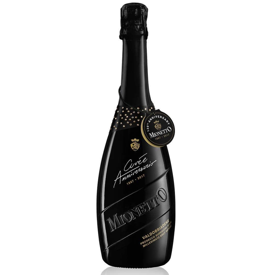 Mionettoさんのインスタグラム写真 - (MionettoInstagram)「Mionetto Luxury Valdobbiadene Prosecco Superiore DOCG Millesimato Brut Nature 130th Anniversary」11月24日 2時14分 - mionettolux