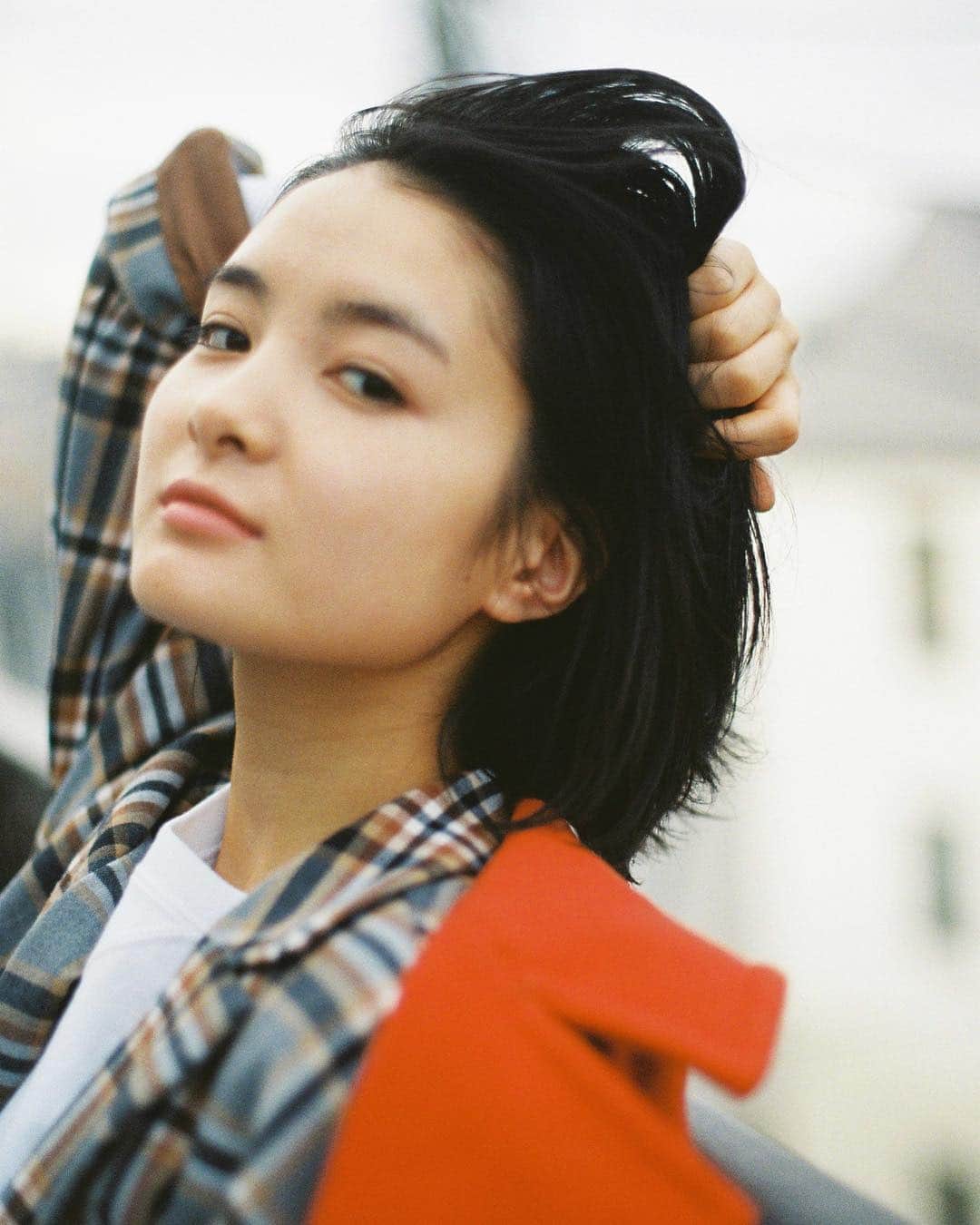花盛友里のインスタグラム：「❤️❤️❤️ . . . Styling by @st.koizumi_akane  Hair and Makeup by @yuko_aika  Model by @aoiwakana0630 . . #japanese #japan #photographer #girl . Shooting for @soupmagazine」