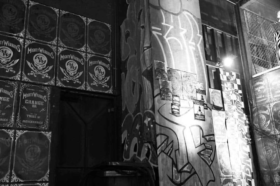 のインスタグラム：「Come party with MIGHTY WARRIORS☠️ #FUNKJUNGLE #MW #MIGHTYWARRIORS #HL_SWORD」