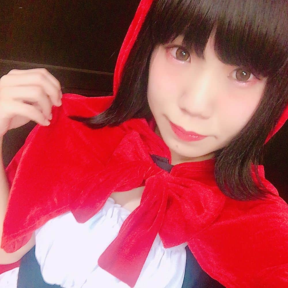 椎名あずさのインスタグラム：「🎃#halloween  #halloweencostume  #赤ずきん  #小犬丸ぽち生誕祭」