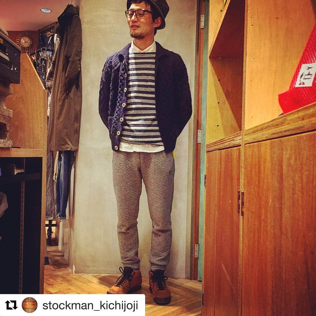 吉祥寺PARCOのインスタグラム：「#Repost @stockman_kichijoji (@get_repost) ・・・ 「feel so easy」より、キルティングイージーパンツです。  写真のように、細身のシルエットで、良く見るとピンボーダーの柄が入っています。  とても軽く、ストレッチも抜群に効くので、 スウェットパンツよりも履きやすいと思いますし、 スウェットパンツのような一歩間違うとパジャマ？みたいな雰囲気にはならなず、 非常にゴーディネートし易くなっていると思います。  靴も、ブーツ、スニーカー、などの相性も取り易いと思います。  #feelsoeasy #キルティングパンツ #イージーパンツ #楽でオシャレ #ストックマンマーケット吉祥寺  #stockmanmarketkichijyouji  #吉祥寺parco  #吉祥寺parco5階  #吉祥寺の服屋  #吉祥寺のメンズ服屋  #秋冬コーディネート  #スウェットパンツ」
