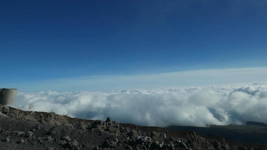 ソン・イェジンさんのインスタグラム写真 - (ソン・イェジンInstagram)「구름 위🌥 #bigisland」11月24日 16時17分 - yejinhand