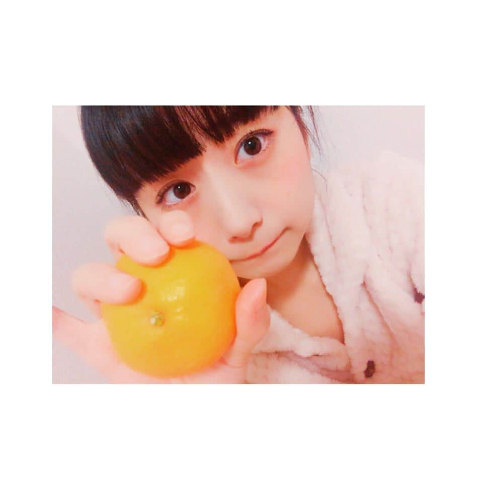 山田なみさんのインスタグラム写真 - (山田なみInstagram)「昨日からみかん大好きマン🍊」11月24日 16時41分 - msbzm_nami