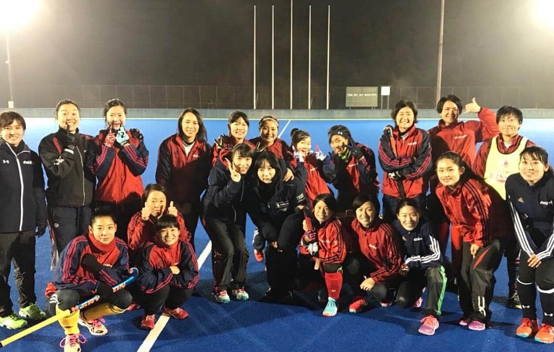 のインスタグラム：「インギョンさんが日本にきてたよ🙂🇯🇵🇰🇷久しぶりに会えて嬉しかった😍また韓国に遊びにいきます😙💕...グラウンド寒すぎてやばいぃぃぃ❄️☃️🌬😨 #redsparks #cocacola #hiroshima #hockey」