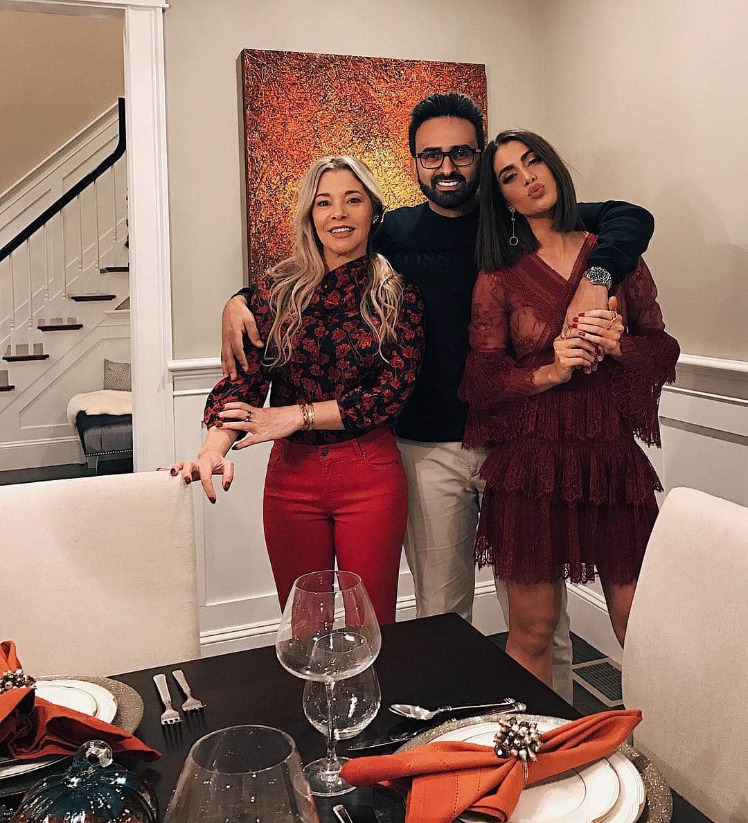 のインスタグラム：「My biggest LOVES❤ #mom #husband  Amores da minha VIDA!❤ #mae #marido」