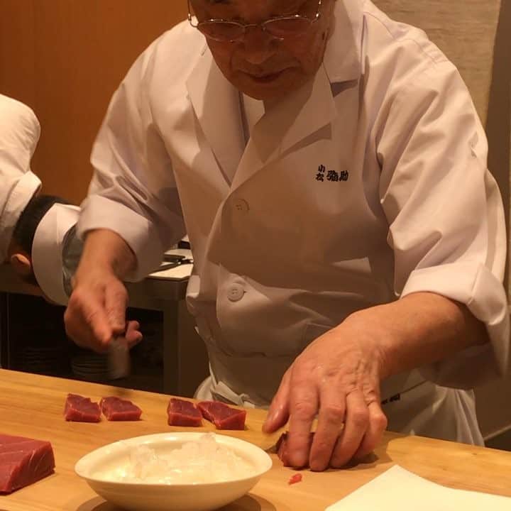 のインスタグラム：「なんと86才！ #うどんが主食 #和食　#寿司　#金沢　#やま幸　#鮪　#まぐろ　#中トロ　＃小松弥助　#sushi #tuna #日本 #foodstagram #Japan #washoku #fashion #food #ramen #noodle #noodles #soup #amazing #good #nice #beauty #beautiful #fashion #love　#awesome」