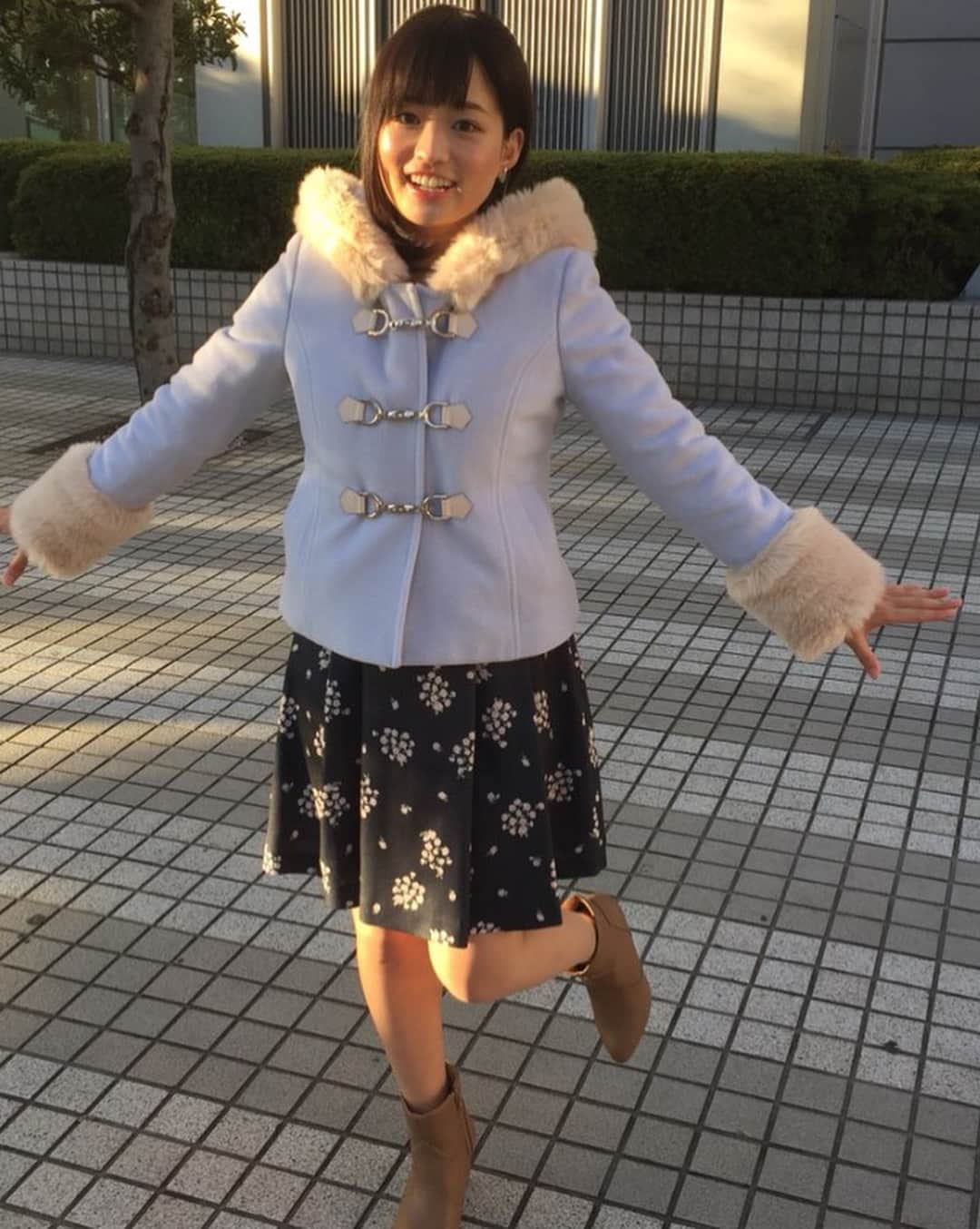 フジテレビ「めざましテレビ」さんのインスタグラム写真 - (フジテレビ「めざましテレビ」Instagram)「篠原梨菜です。 朝から晴れて日差しいっぱい！ 気持ちぃ〜♫ 東京は超久々の晴れの土日となりそうです！ 私は学園祭頑張ってきま〜す♪（≧∇≦） そして今日は大好きなつば九郎さんが番組に 来てくれました♡♡♡ 記念にパシャリ！ 似てるって言われたのですが… どうでしょう？ 似てますか？（笑） #めざましどようび  #篠原梨菜  #つば九郎」11月25日 15時17分 - mezamashi.tv