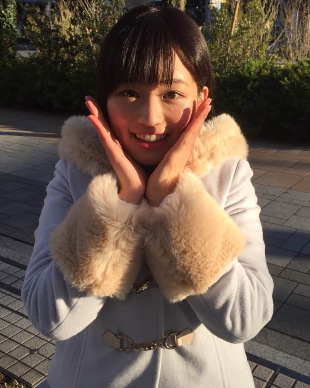 フジテレビ「めざましテレビ」さんのインスタグラム写真 - (フジテレビ「めざましテレビ」Instagram)「篠原梨菜です。 朝から晴れて日差しいっぱい！ 気持ちぃ〜♫ 東京は超久々の晴れの土日となりそうです！ 私は学園祭頑張ってきま〜す♪（≧∇≦） そして今日は大好きなつば九郎さんが番組に 来てくれました♡♡♡ 記念にパシャリ！ 似てるって言われたのですが… どうでしょう？ 似てますか？（笑） #めざましどようび  #篠原梨菜  #つば九郎」11月25日 15時17分 - mezamashi.tv