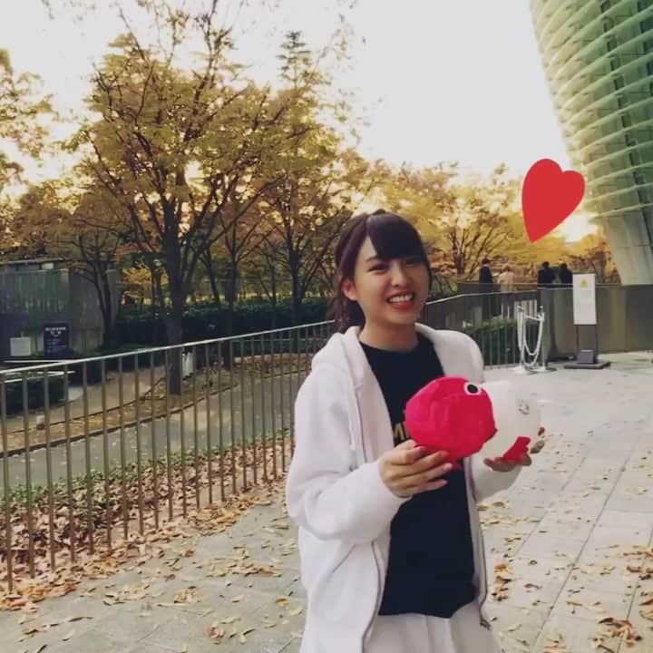 山田菜々美のインスタグラム：「. 動画は2回目だ〜♩ . 遊ぶ、山田菜々美。 . #遊ぶ #山田菜々美」