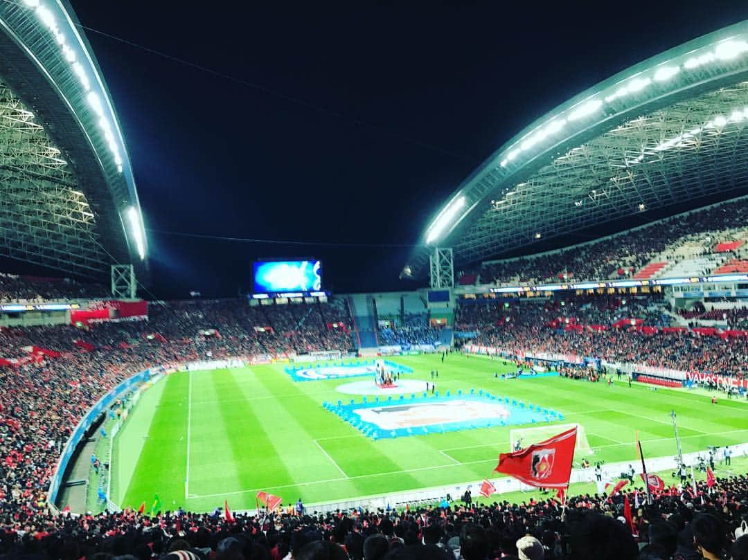 町山博彦のインスタグラム：「WE are REDS 🙏🙏🙏」