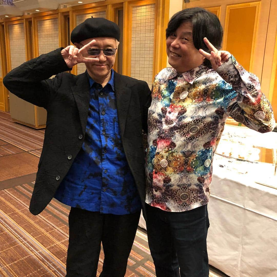 大森望さんのインスタグラム写真 - (大森望Instagram)「綾辻行人氏と。角川三賞二次会にて。」11月25日 21時16分 - nzmoh