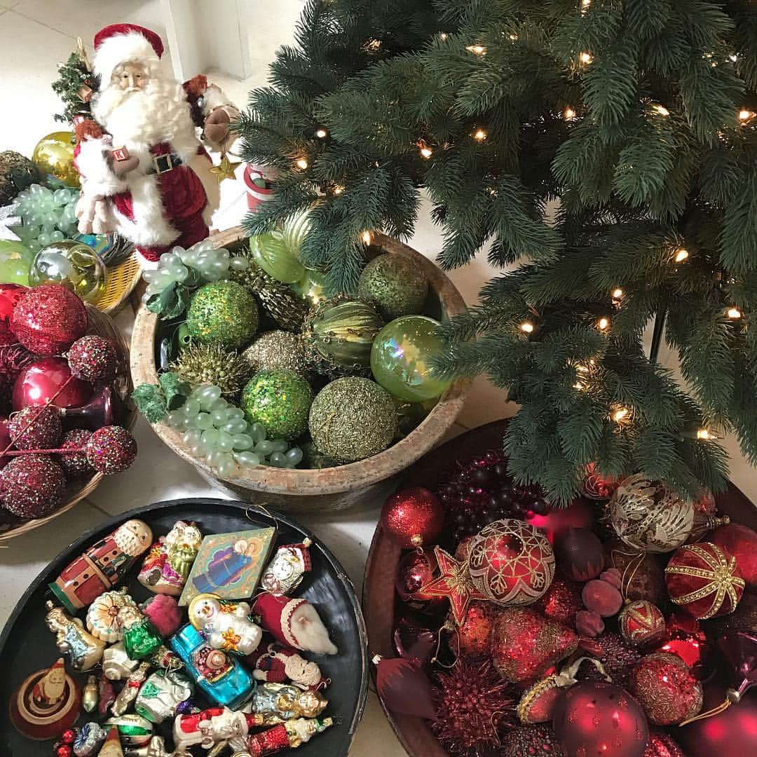 桐島かれんさんのインスタグラム写真 - (桐島かれんInstagram)「これから、ツリーを飾ります。 #クリスマスツリー #christmasdecoration」11月26日 11時12分 - houseoflotuskaren