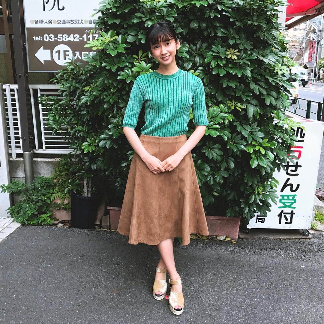 小泉遥さんのインスタグラム写真 - (小泉遥Instagram)「. BOOKコーナーの時の衣装👗 . tops #EVRIS skirt #kumikyoku」11月26日 11時55分 - koiharu_official