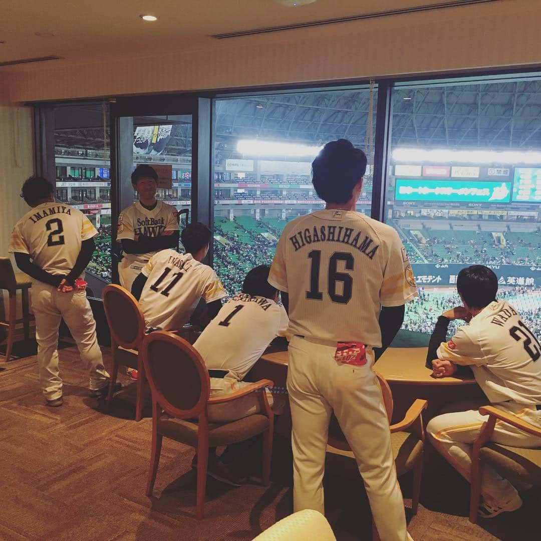 福岡ソフトバンクホークスさんのインスタグラム写真 - (福岡ソフトバンクホークスInstagram)「#内川聖一 #今宮健太 #東浜巨 #岩嵜翔 #和田毅 #本多雄一 #ファンフェス #softbankhawks #ホークス #1ダホー！」11月26日 13時46分 - softbankhawks_official