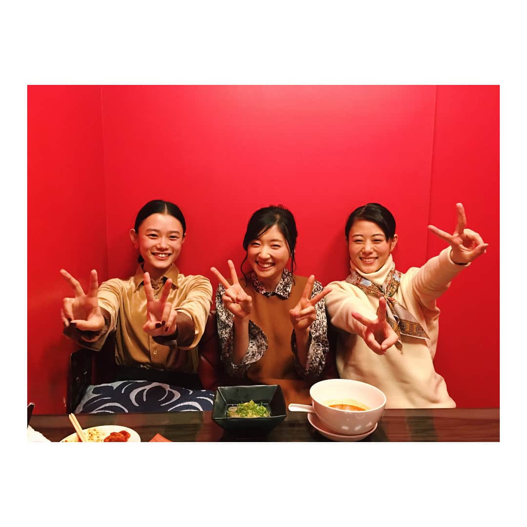 高畑充希さんのインスタグラム写真 - (高畑充希Instagram)「はい、嘘つきました。笑  可愛い妹たちです☺︎ #とと姉ちゃん」11月26日 14時52分 - mitsuki_takahata