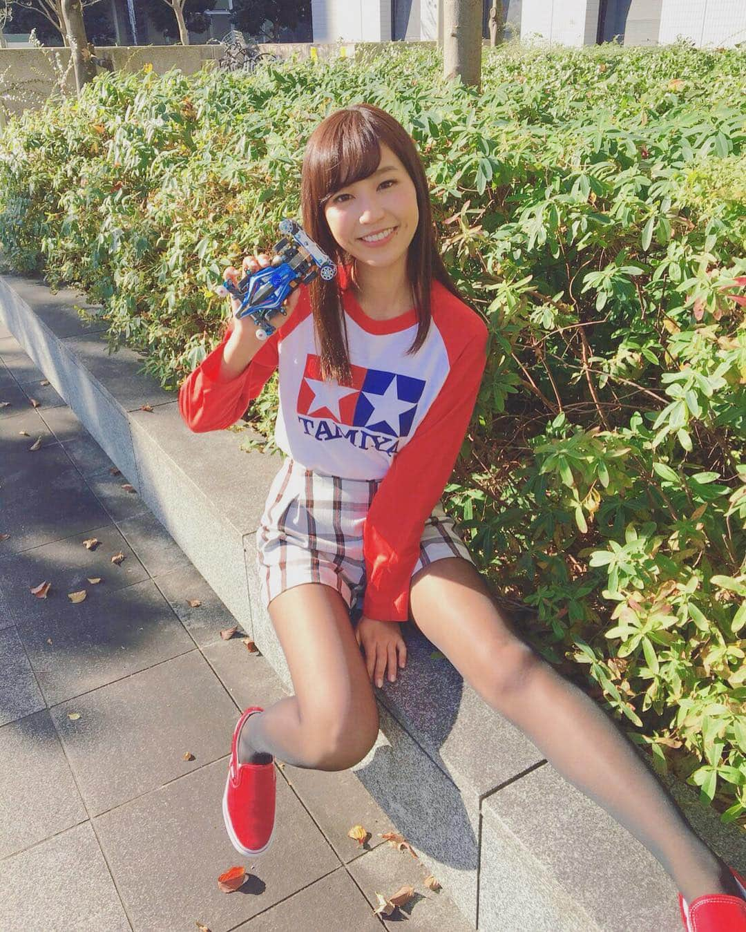 夏江紘実さんのインスタグラム写真 - (夏江紘実Instagram)「ウィンターも盛り上がってて 本当に楽しいねっ😊❤️💙 マイアバンテも頑張った！！ こんなに晴れてると気持ち良いぜ！！ ・ ・ #mini4wd #ミニ四駆好き集まれ #ミニ四駆グランプリ2017 #かえだまでレース模様見てね #tamiya #ミニ四駆 #followme」11月26日 16時08分 - kaehiromi