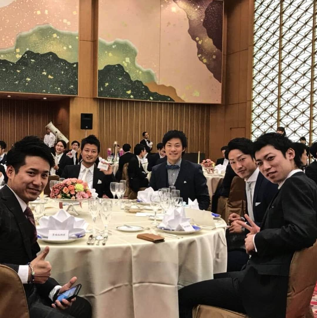 西田哲朗さんのインスタグラム写真 - (西田哲朗Instagram)「この度ソフトバンクホークスに移籍となりました。 楽天イーグルスでは8年間プレーしました。指導者、チームメイト、球団関係者、ファンの方、東北のさまざまな方々との出会い。この縁というのは僕の一生の宝物です。 8年間本当にありがとうございました。来季からはソフトバンクホークスの一員として精一杯頑張っていきます。また応援よろしくお願いします。 #楽天イーグルス#東北#感謝#uabaseball #西田哲朗#友人#結婚式#副キャプテン#おめでとう#関大一高#関大#野球部#サッカー部#神戸#ホテルオークラ神戸 #師匠」11月26日 19時52分 - nishidatetsuro