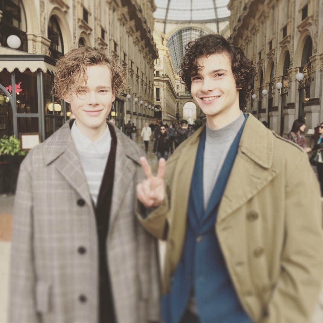 Men Sfudge さんのインスタグラム写真 Men Sfudge Instagram 発売中メンズファッジはお楽しみいただけてますか 次号は冬のいいもの 海外特集はミラノ レネ ニキータともにいい感じです メンズファッジが提案するカジュアルなイタリアンスタイルお楽しみに