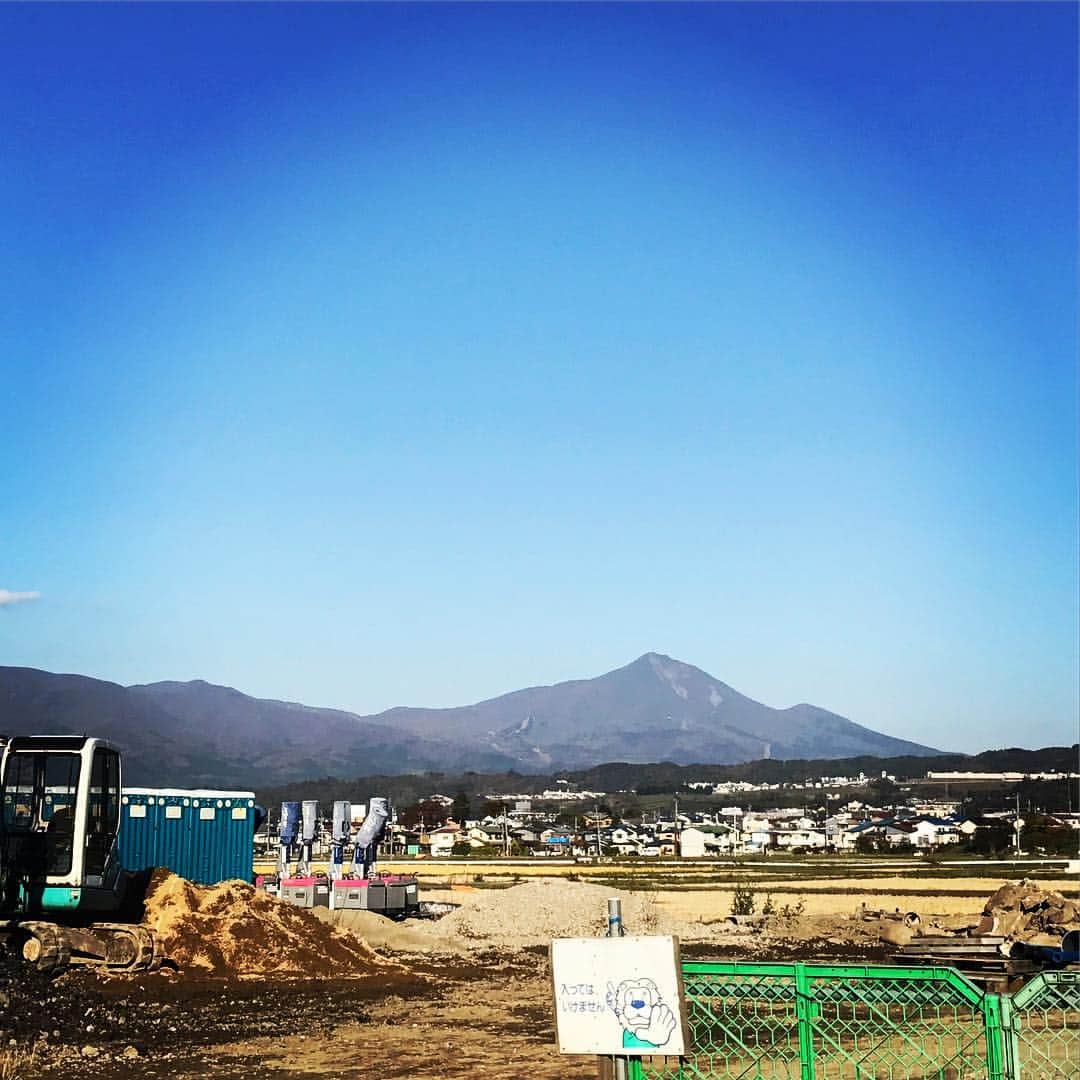 hinacoのインスタグラム：「磐梯山をバックに打ち上がる花火。楽しみ！ #会津花火」
