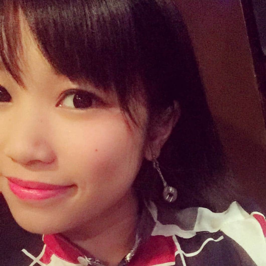 R!Nのインスタグラム：「黒髮 ちょっと若返った気がする。笑 . 今日は下北沢SEEDSHIP！ 出番は19:20〜 45分間のたっぷりステージ。 . 滑り込み予約OK！ お待ちしてます☺️ . . #下北沢 #shimokitazawa #japan #live #music #musicismylife #音楽 #シンガーソングライター #singer #singersongwriter #artist #like4like #followme #instagood #instalike #instadaily #instapic #selfie #black #haIr #LV #luisvuitton #pircedgirl #voice #kwc2017 #helsinki #karaoke」