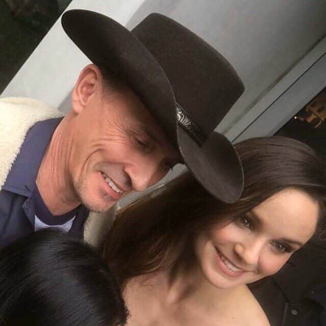 ロバート・ネッパーさんのインスタグラム写真 - (ロバート・ネッパーInstagram)「#Repost from @kingknepper -  Flashback to SXSW 2017 Robert and Sarah in Austin, Texas #robertknepper #sarahwaynecallies #prisonbreak #sxsw #fbf  #the_robert_knepper_official」11月4日 0時40分 - robert_knepperofficial