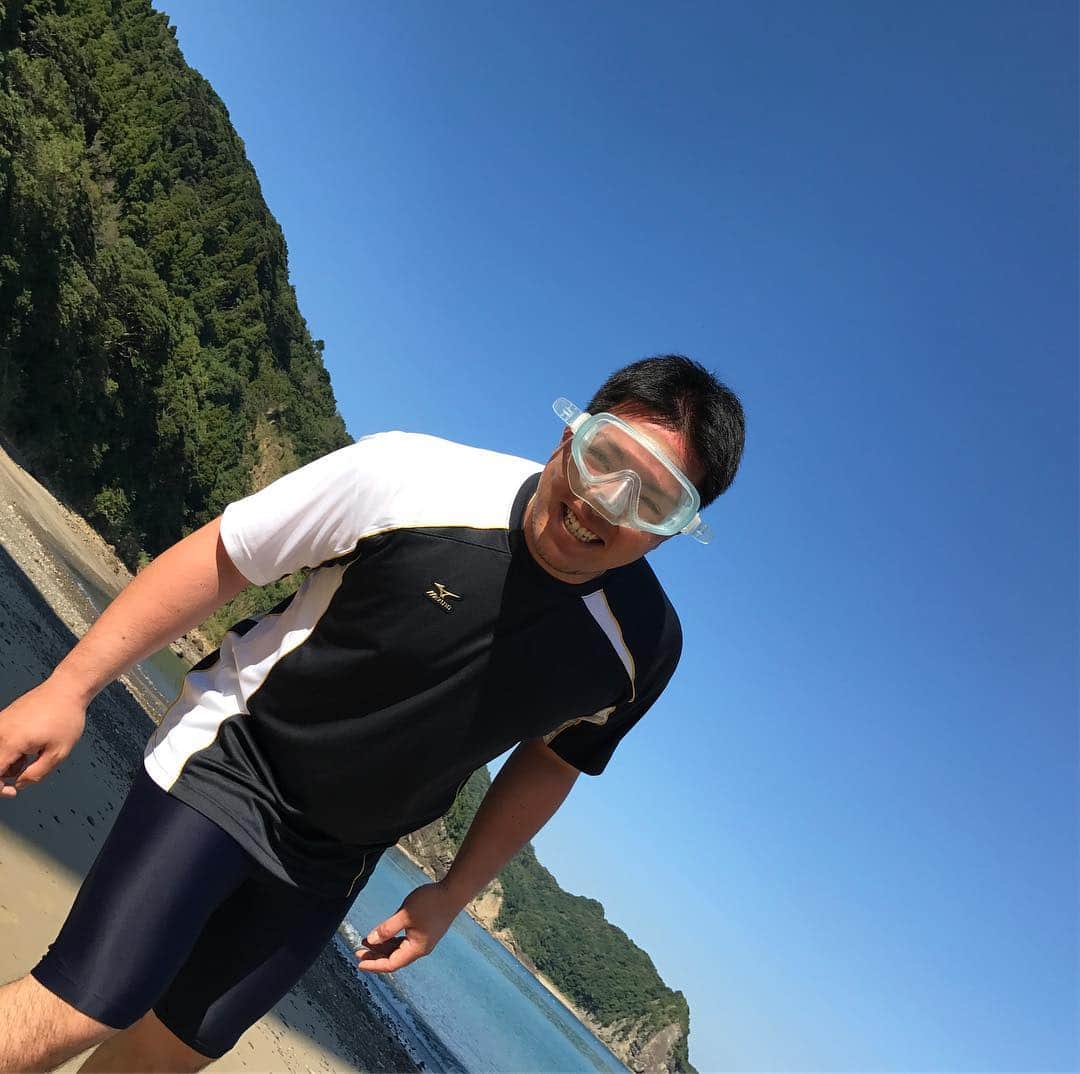 岡田雅利のインスタグラム：「山川君素潜りくん(^-^) 泳ぐのすごく上手でしたー笑笑 #山川穂高」