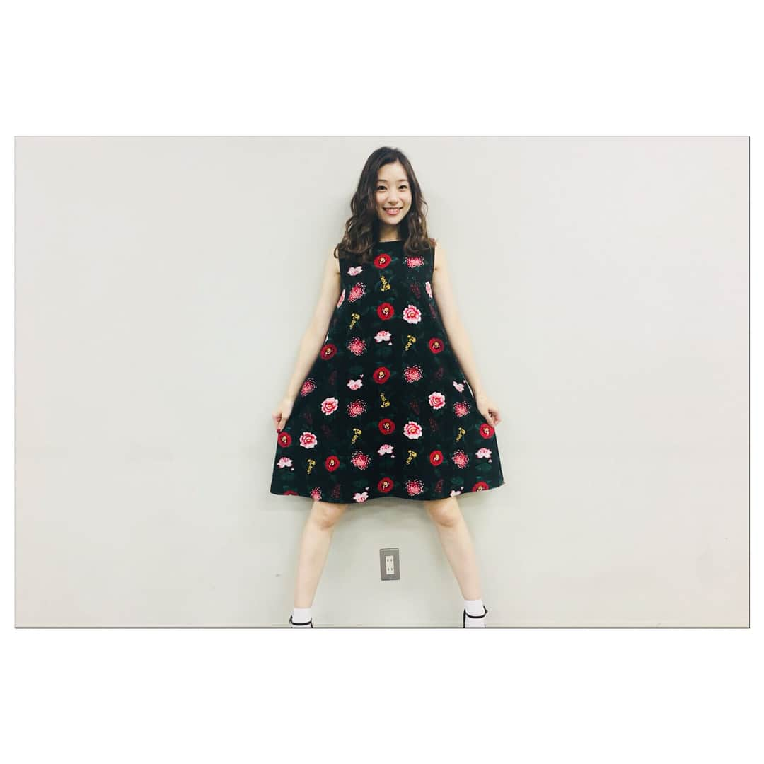 足立梨花さんのインスタグラム写真 - (足立梨花Instagram)「トーエネックさんのイベントにおじゃましてきました！ トークショーなんかやらせていただいて…楽しんでもらえたかなぁ？  #ふりふ #トーエネック #TOENEC #なんとなく #コンセントをまたぐ #違うな #コンセントを挟む #コンセントを主張する #っていうか #コンセントとか #どうでもいい #www」11月4日 11時10分 - adacchee