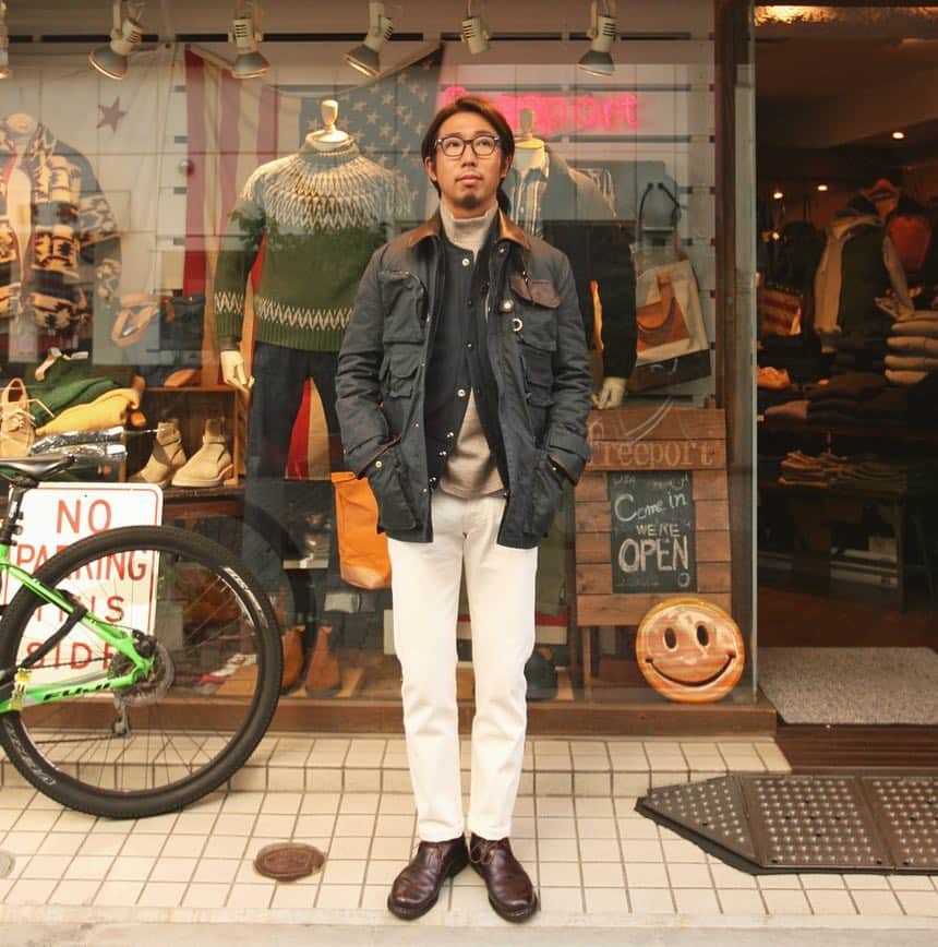 Freeport-ueno/上野さんのインスタグラム写真 - (Freeport-ueno/上野Instagram)「本日のSTYLE  寒いと思いきやアチ〜ですな。  #outer#Biburycort#バイブリーコート #スウェットカーディガン#Champion #モックネック#Spinnerbait#スピナーベイト #ホワイトデニム#workersjapan #ブーツ#Paraboot#BLOIS #SURF#STYLE#IVY#TRAD #Freeportueno#tokyo#上野セレクトショップ」11月4日 12時28分 - freeportueno