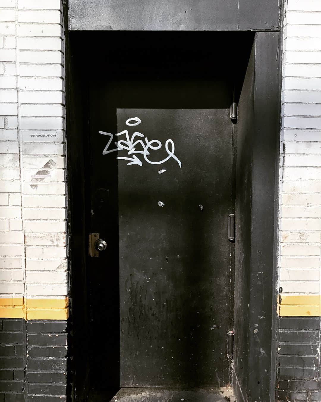 綾部祐二さんのインスタグラム写真 - (綾部祐二Instagram)「The NYC door collections by me.」11月4日 12時54分 - yujiayabe
