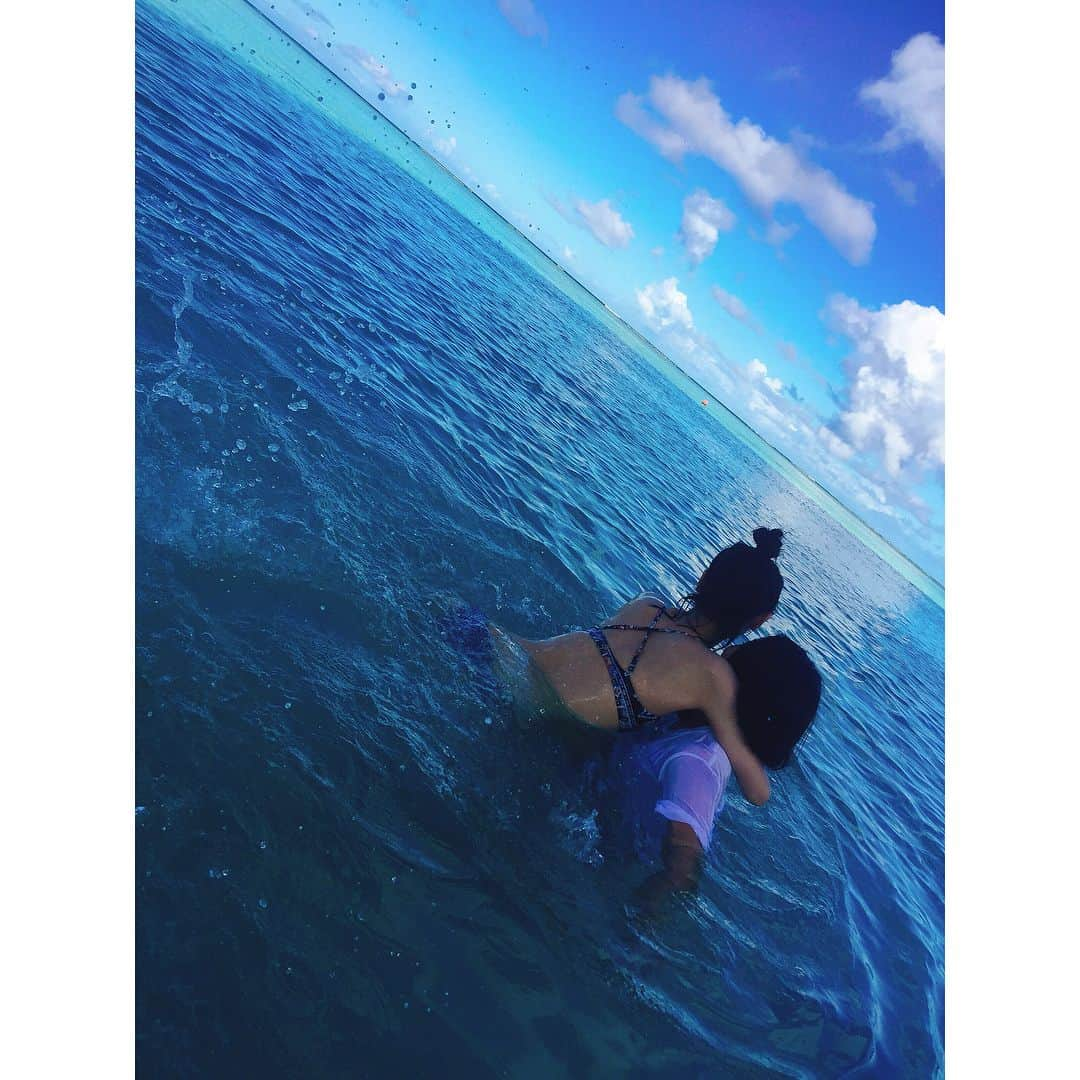 佐々木希さんのインスタグラム写真 - (佐々木希Instagram)「🏝🏝🏝 楽しかった💜💛💚💙 #いつもの人々#大政絢 さん#海」11月4日 15時54分 - nozomisasaki_official