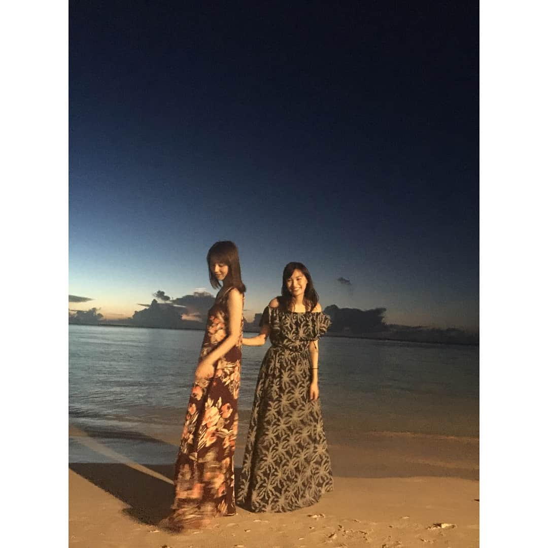 佐々木希さんのインスタグラム写真 - (佐々木希Instagram)「☀️☀️☀️ 夕日きれいでした…✨🏝✨ #海#夕日#いつもの人々#大政絢 さん」11月4日 16時23分 - nozomisasaki_official