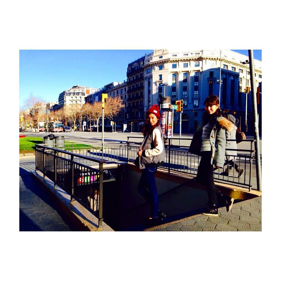 のインスタグラム：「〜Subway〜 またヨーロッパも行きたいね！ #スペイン #ポルトガル旅行 #アントニオガウディ #バルセロナ #trip #旅行 #subway #海外 #spain」
