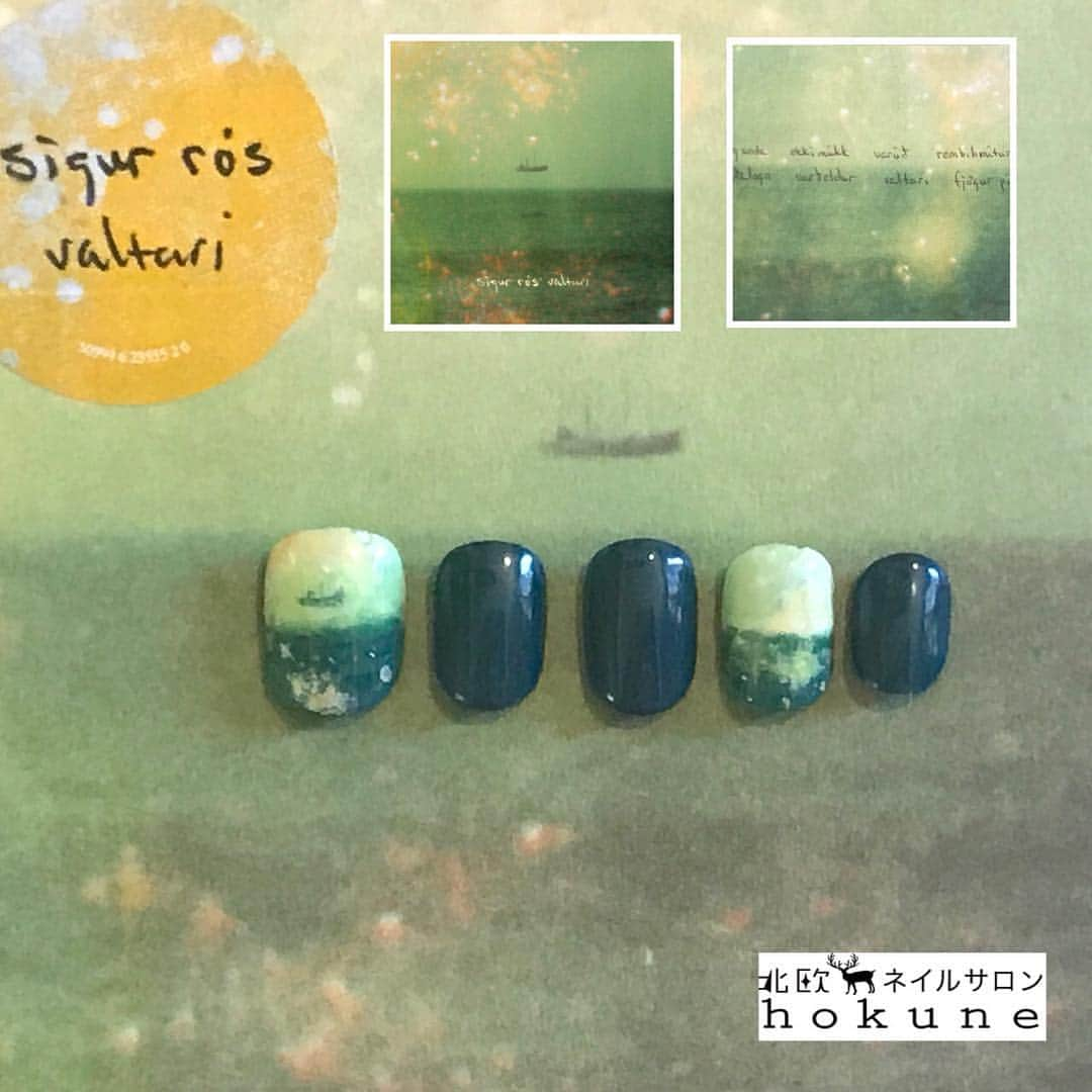 北欧ネイルサロンさんのインスタグラム写真 - (北欧ネイルサロンInstagram)「sigur ros『valtali』のCDジャケットより💿テンテン作！アイスランドの大好きなバンド😍♪11月東京の吉祥寺ネイルまだ少し空きがあります🦊！ ↓↓↓↓↓↓↓ 11/17(金)〜11/23(祝)まで吉祥寺駅から徒歩2分のプライベート空間でネイルさせて頂きます⭐︎ 描き放題120分前後¥12000です。 オフ代込みとなってます🍄  意外に多いネイリストさんも大歓迎です🦄アートのことやらお道具のこと、なんでもお伝えします🌳インスタトップページからご予約可能です◎ ⭐️この機会に是非♪ .  #hokuneテンテン #sigurros #ジャケットネイル #吉祥寺ネイル #ショートネイル #ショートネイル部 #nails #nail #手描きネイル #アートネイル  #東京ネイル #ジェルネイル #gelnails #美甲 #彩绘 #光疗甲 #甲油 #젤네일 #네일아트 #네일 #일본네일  #吉祥寺ネイル #個性派ネイル #絵本ネイル  #nailart #japannails #北欧ネイル #北欧ネイルサロンhokune #hokune」11月4日 19時03分 - art_hokune