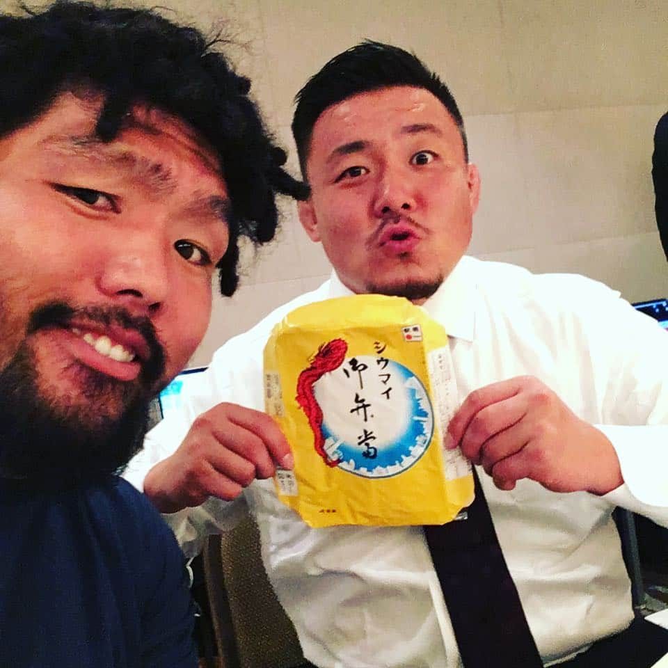 堀江翔太さんのインスタグラム写真 - (堀江翔太Instagram)「負けましたー。 たくさんの応援ありがとうございました！強かった！ またがんばります！！ 崎陽軒ありがとうございます！」11月4日 19時58分 - shotahorie_no.2