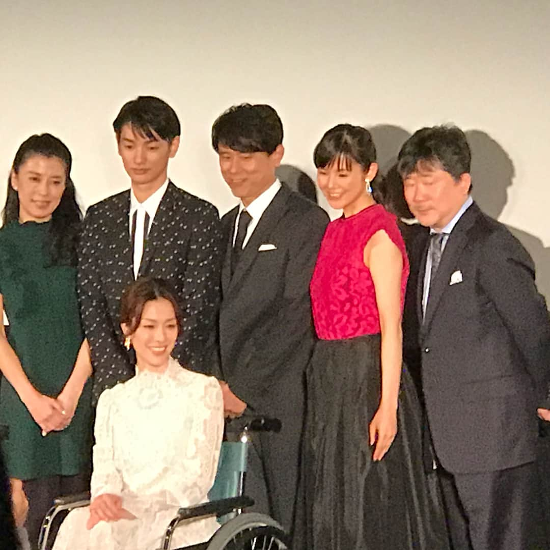 川井郁子さんのインスタグラム写真 - (川井郁子Instagram)「東京国際映画祭で「ミッドナイトバス」のプレミア上映がありました。音楽を担当しました。アルバム「LUNA」の「ミッドナイトロード」がテーマ曲です♪ #東京国際映画祭 #ミッドナイトバス  #原田泰造 #伊吹有喜 #LUNA」11月5日 9時06分 - ikukokawai_vn