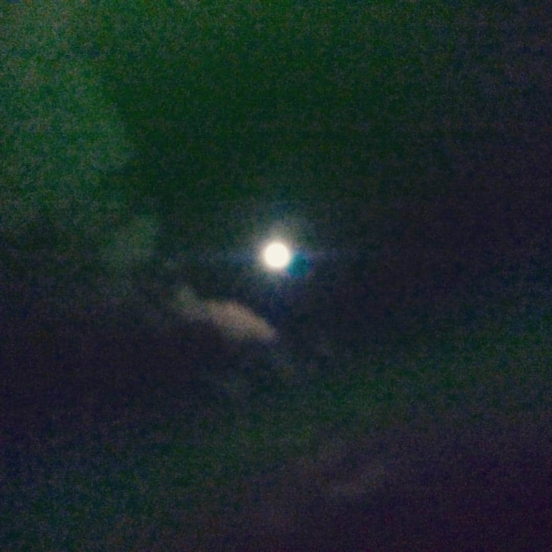 のインスタグラム：「今夜の月は、明るい！明日の朝は冷える！私のスマホでは、これが限界(^-^;)」