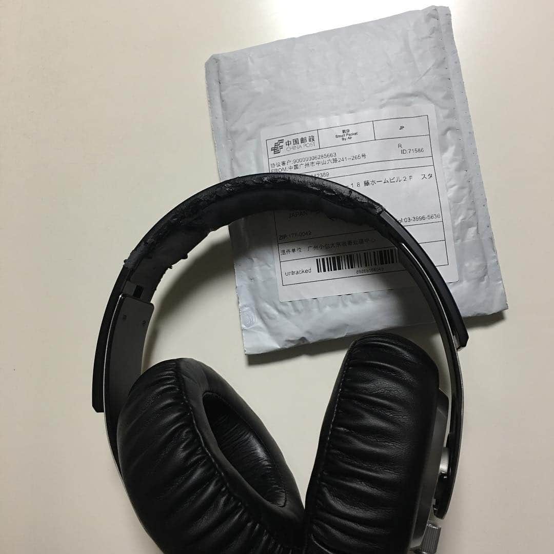 森田繁のインスタグラム：「SONY MDR-XB700の劣化したヘッドバンドを隠すカバーが中国から到着。」