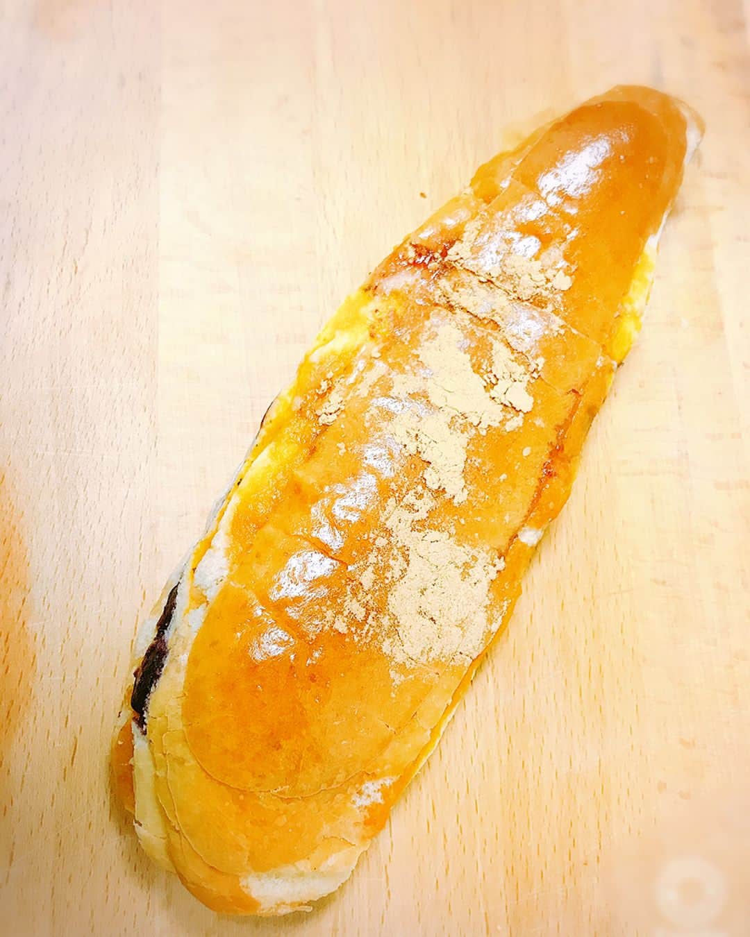 TBS「監獄のお姫さま」のインスタグラム：「🎶ランランランチだ お腹が空いた〜  さて、皆さんの今日のランチは何ですか？お腹が空いているあなたに、監獄内で姐御が作っている#ケツで作ったミルフィーユ の作り方を教えちゃいます！  ①コッペパンにジャムや煮豆を挟む ②ケツで押し潰す ③きな粉をまぶす  とても簡単なので作ってみてね❤︎ #食べた女優陣は美味しいと言ってましたよ #ケツで潰すのがポイント #特別な日はフルーツを入れてね #ごはんの歌も忘れずに #監獄のお姫さま #小泉今日子 #菅野美穂 #満島ひかり #伊勢谷友介 #坂井真紀 #夏帆 #塚本高史」
