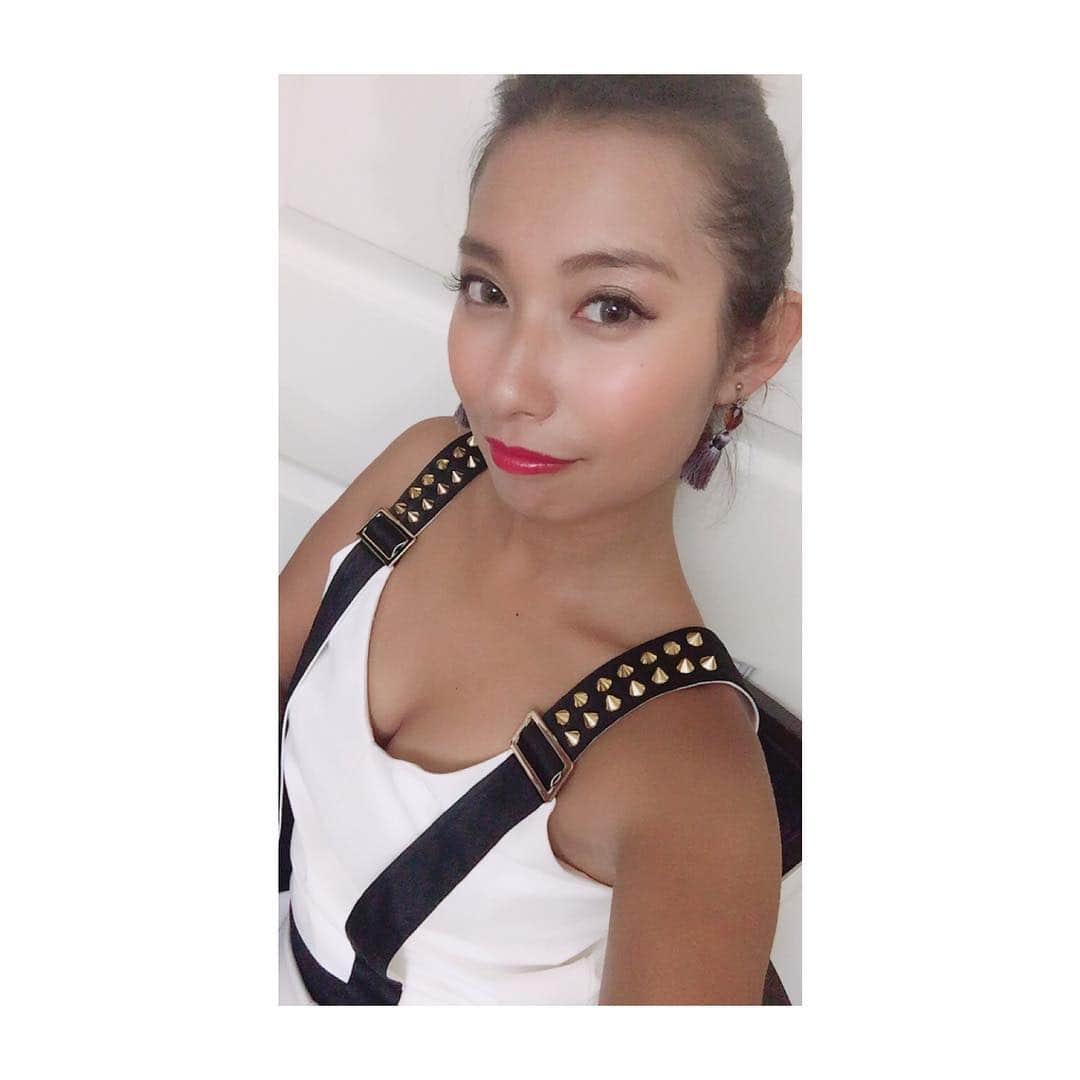 のインスタグラム：「〜ほしい〜 この洋服かわいすぎ！cool!! お洒落な #ミリオンカラッツ  みんなもチェックしてみてね！ #洋服 #cool #shooting #撮影 #かわいい #かっこいい #スタッズ」