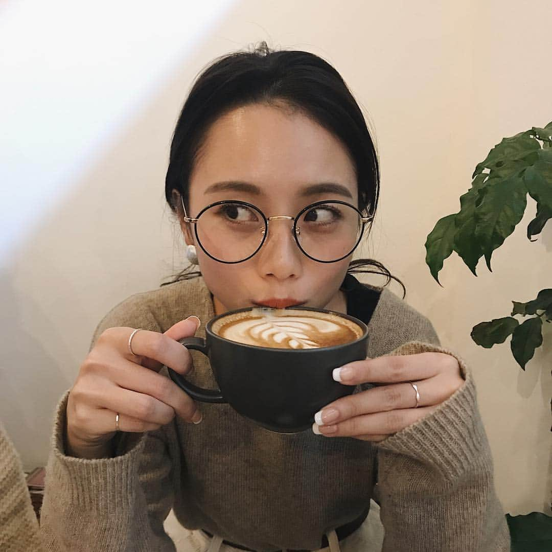 伊原葵さんのインスタグラム写真 - (伊原葵Instagram)「ラテアートとかできるように なりたい🐻💕 ・ ・ #cafe #latte #latteart #korea #trip #BCTマシソヨ旅 #카페 #오오티디」11月6日 22時35分 - aoi186