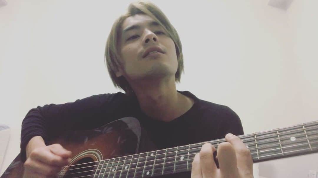 のインスタグラム：「もうすぐ、というか日付変わって明日が初日だー。。。この作品に携われたことを嬉しく思います🐷  http://www.oobakamono.com/  書き下ろしたといっても過言ではない新曲も舞台で聴けます  是非来てください。  片桐学いってきまーす。 落ちついたら近々またなにかしら曲でもUPしよかと。  #舞台 #おおばかもの #11/8〜11/12 #草月ホール よろしくお願い申し上げます。」