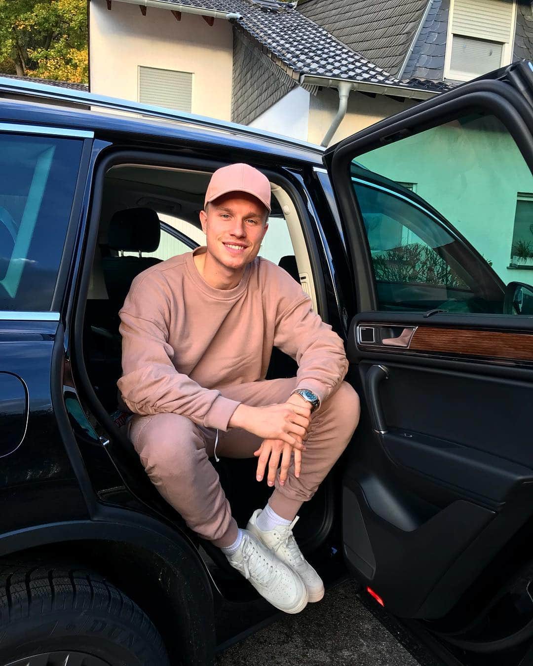 のインスタグラム：「Pink Panther 🏡」