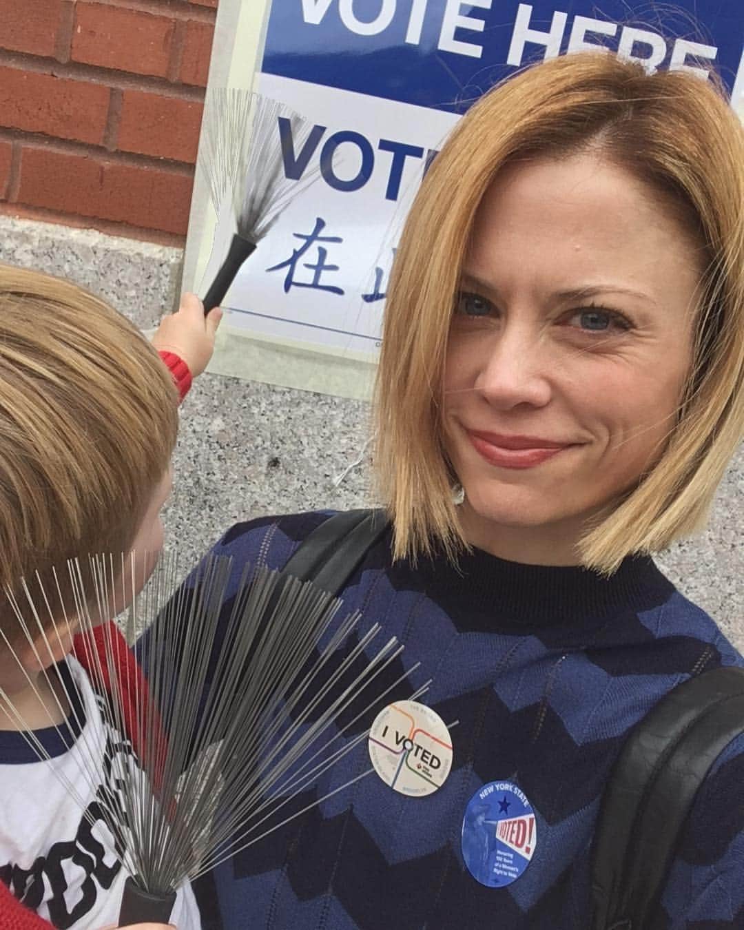 のインスタグラム：「GO VOTE!! NOW!! #drummingfordemocracy #ImlookingatyouVirginia #ElectionDay」