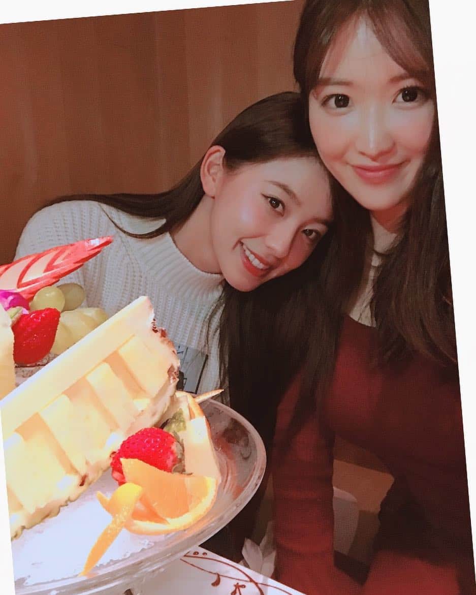 のインスタグラム：「この前朝比奈ちゃんとごはんしたよ😘 ほんとよく食べるのにスタイル良すぎ💕私の周りはよく食べる女子が多いな😂예쁜 모델 동생 ♡많이 먹는데 스타일이 정말 좋아요.부럽다ㅎㅎ #朝比奈彩 #葉加瀬マイ #모델 #친스타그램 #ちょこっとやってまーす」