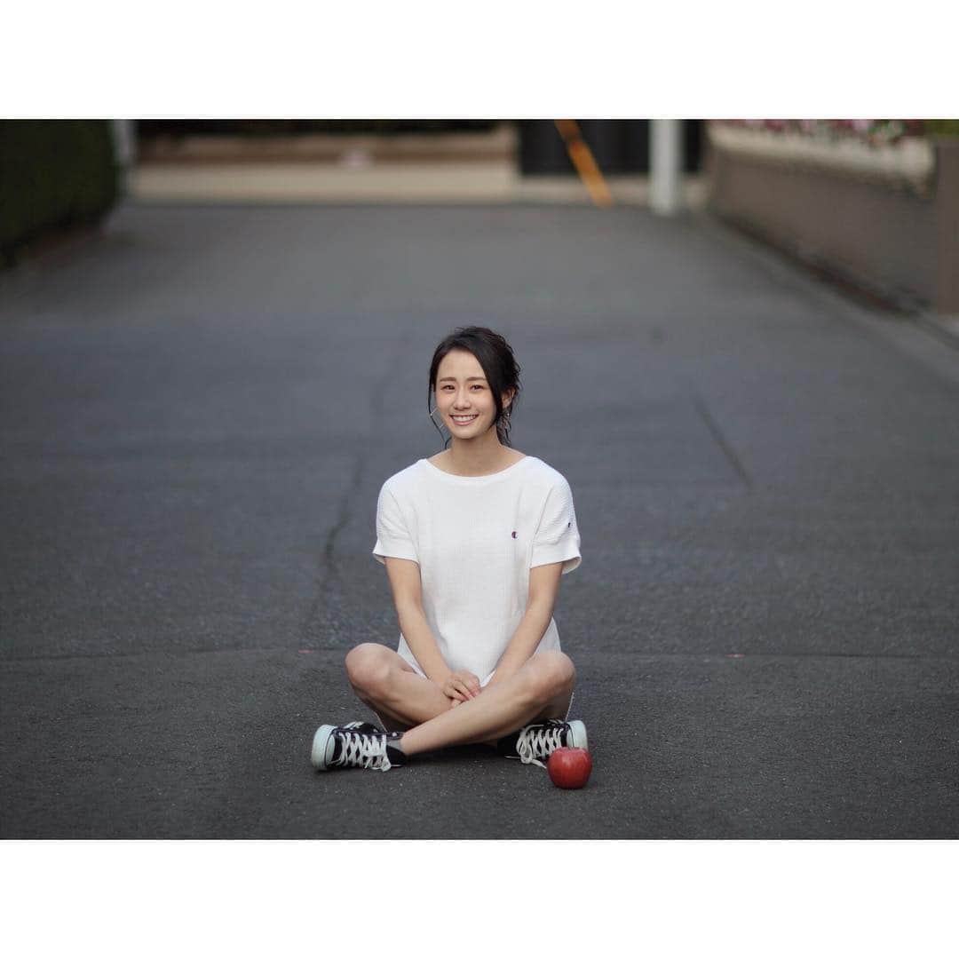 筒井萌子のインスタグラム：「* いつもニコニコ☻してるねってこれから先もずーっと言ってもらえるような日々を過ごしたい☺️✨ #モデル #女優 #model #actress #ピンク #筒井萌子 #撮影 #shooting #instagood #instalike #作品撮り  #irving #converse #スニーカー #スニーカー女子 #コンバース #ヘアアレンジ #ヘアセット  #merry #美容院 #渋谷 #りんごがーる #りんご #撮影 #followme #instalike #instacute #instagood」