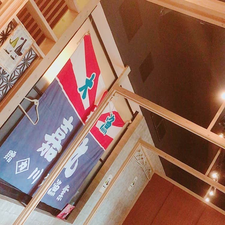 知床漁場クレフィ三宮店のインスタグラム：「当店では、最大40様まで入れる個室ご用意できます！！ 忘年会問い合わせお待ちしております！！ #忘年会 #知床漁場 #三ノ宮 #センター街 #クレフィ」