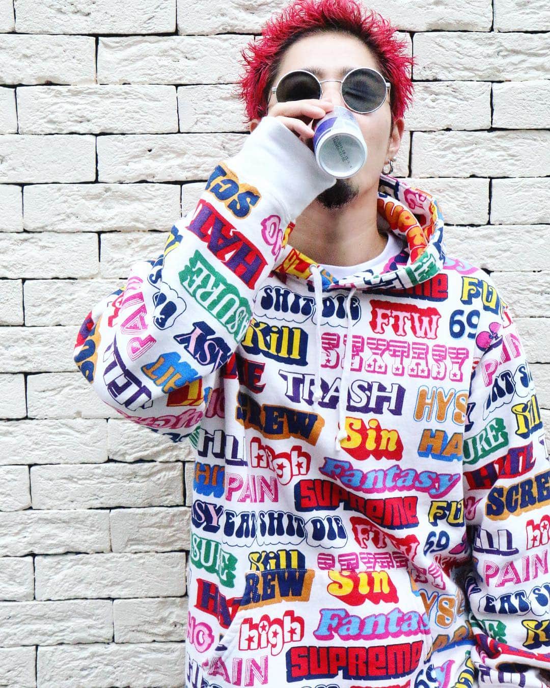 高木琢也さんのインスタグラム写真 - (高木琢也Instagram)「決戦だったからおろしちゃった💛💚💜💙❤️ #supreme #hystericglamour  #明日大安㊗️ #fashion #撮影 #メンズヘア」11月8日 12時06分 - takagi_ocean