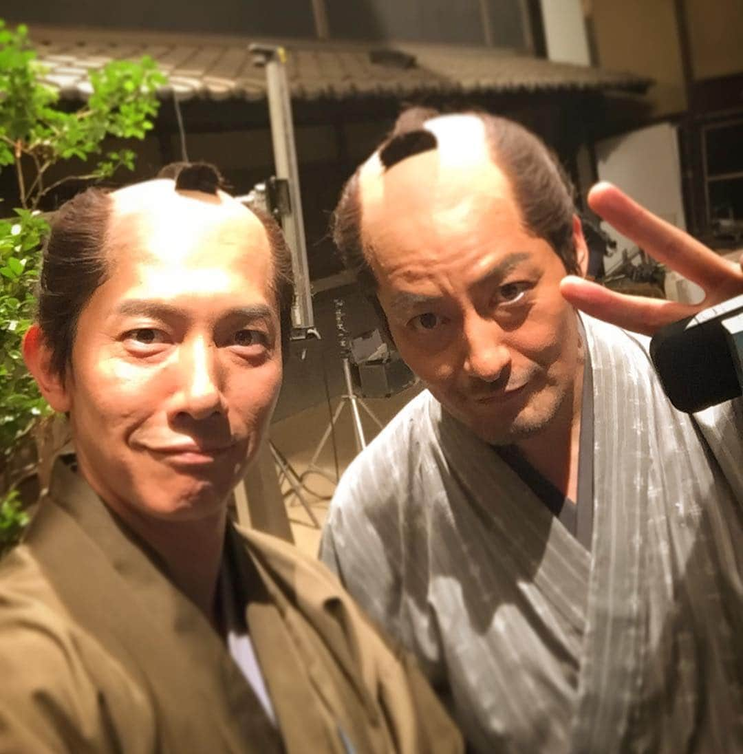 盛岡豊さんのインスタグラム写真 - (盛岡豊Instagram)「今夜7時からは、BS-TBS『水戸黄門』を宜しくお願いします。  写真はお久し振りの山口馬木也さんと。舞台『サロメ』以来かな。 武田鉄矢さんを筆頭に、知ってる方が多い楽しい現場でした(´∀｀) #水戸黄門 #bs_tbs #時代劇 #京都太秦 #山口馬木也」11月8日 9時01分 - yutakabob