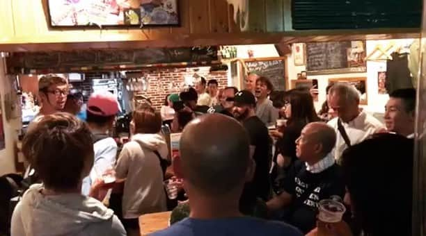 Haisai Chample Beer Festivalのインスタグラム：「ハイサイビアフェスの打ち上げ🍻右手にビール〜🎵左手にドリーム〜🎵かんぱーい＼(^o^)／✨ . . #beer #craftbeer #haisaibeerfest #ilovebeer # beerstagram #ビール #クラフトビール #ハイサイちゃんぷるービアフェスティバル #ビール党 #ビール好き #ビール女子 #飲酒タグラム #ビアスタグラム #pop双子 #上鈴木兄弟 #酔い週末」