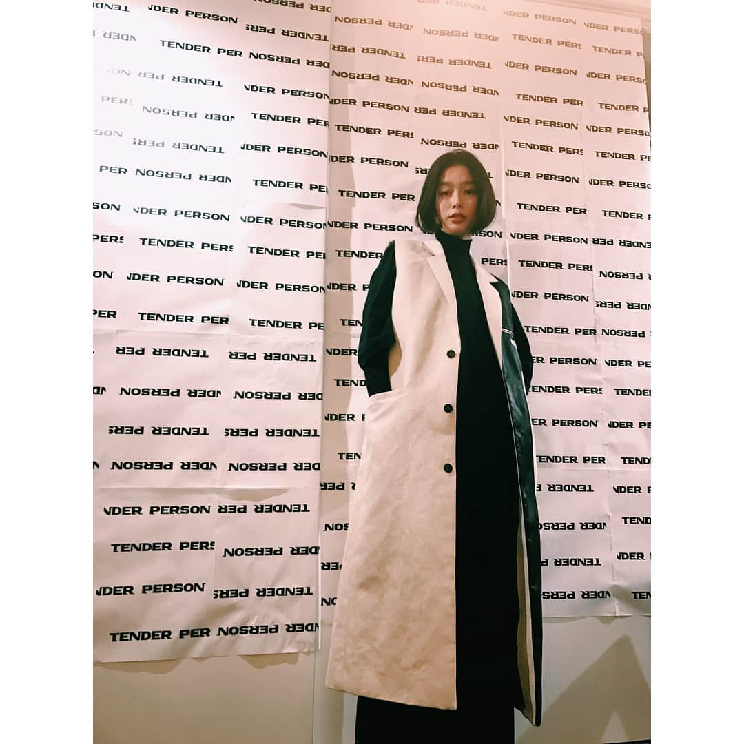 吉倉あおいさんのインスタグラム写真 - (吉倉あおいInstagram)「@tenderperson の展示会にて。 デザイナーのヤシゲとは幼なじみ。  本人には伝えていないけど 18ssはホントに驚いた…。 すごく良かったです。  お互いがんばりましょ！ #tenderperson #テンダーパーソン」11月8日 20時20分 - aoi_yoshikura